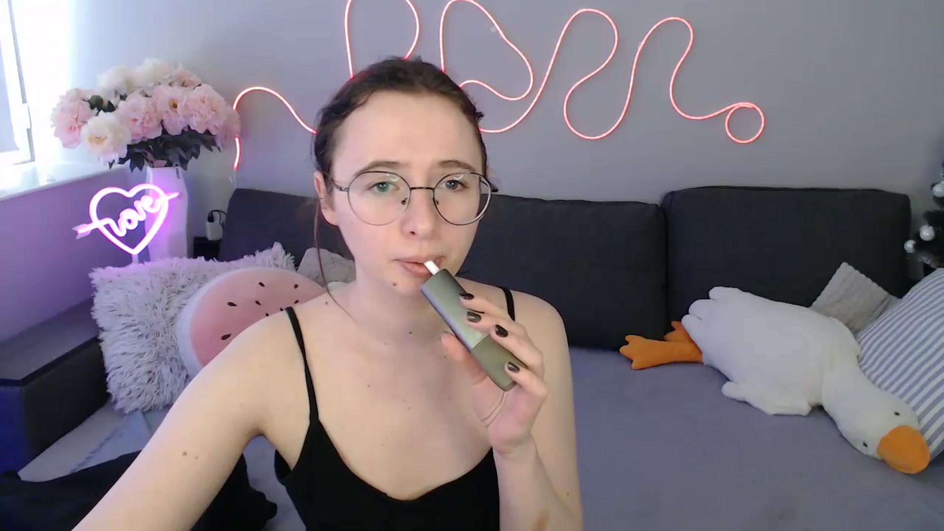 Gallery image thumbnail from Mini_Diva's myfreecams stream on, 03/08/2026, 10:17 image 19 of 20