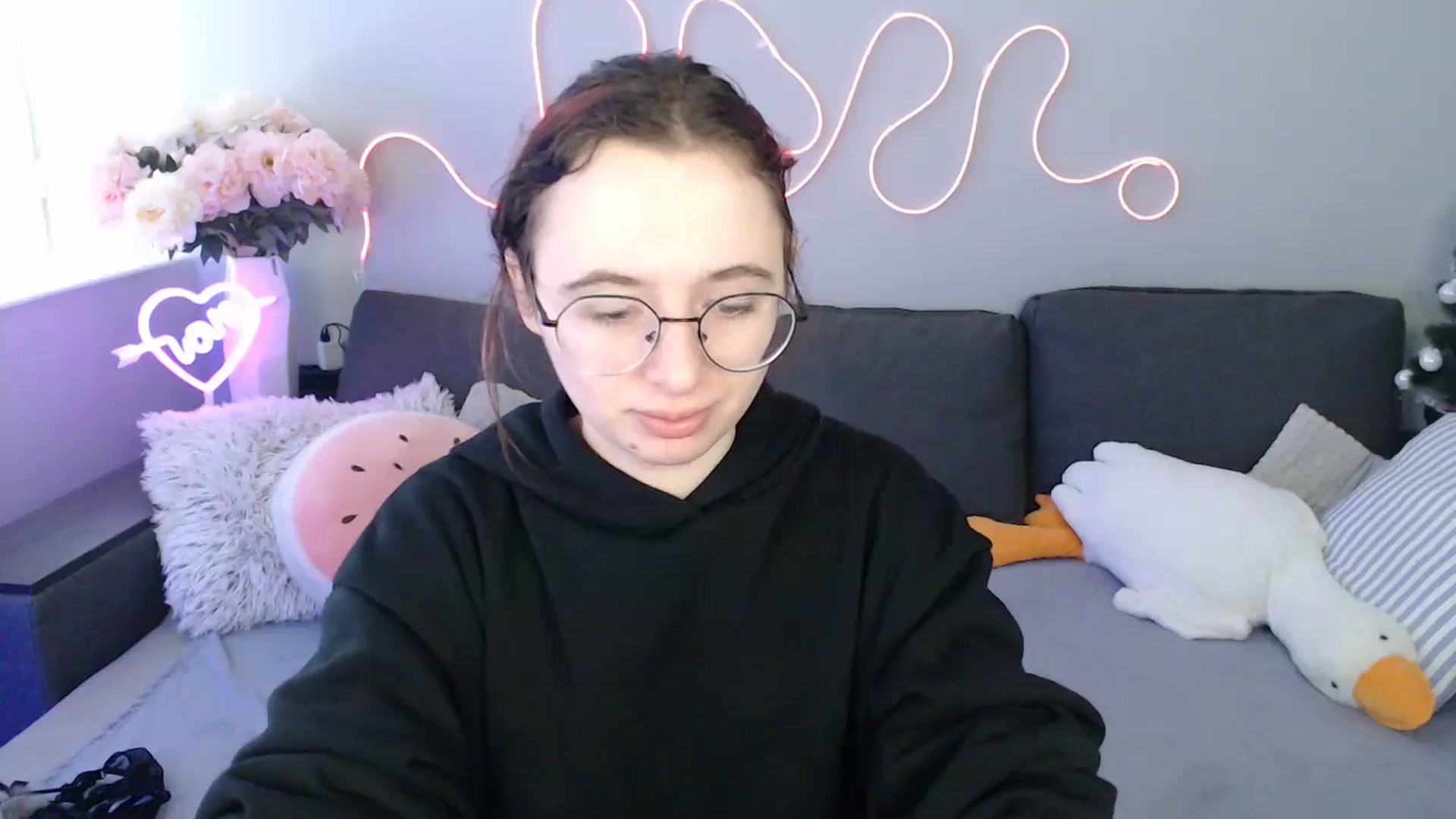 Gallery image thumbnail from Mini_Diva's myfreecams stream on, 03/08/2026, 10:17 image 11 of 20