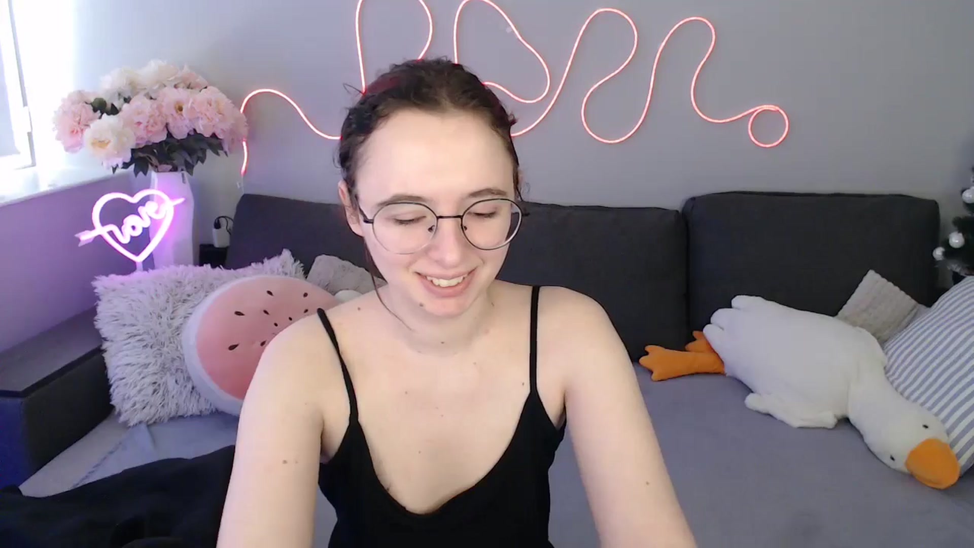 Gallery image thumbnail from Mini_Diva's myfreecams stream on, 03/08/2026, 10:17 image 15 of 20