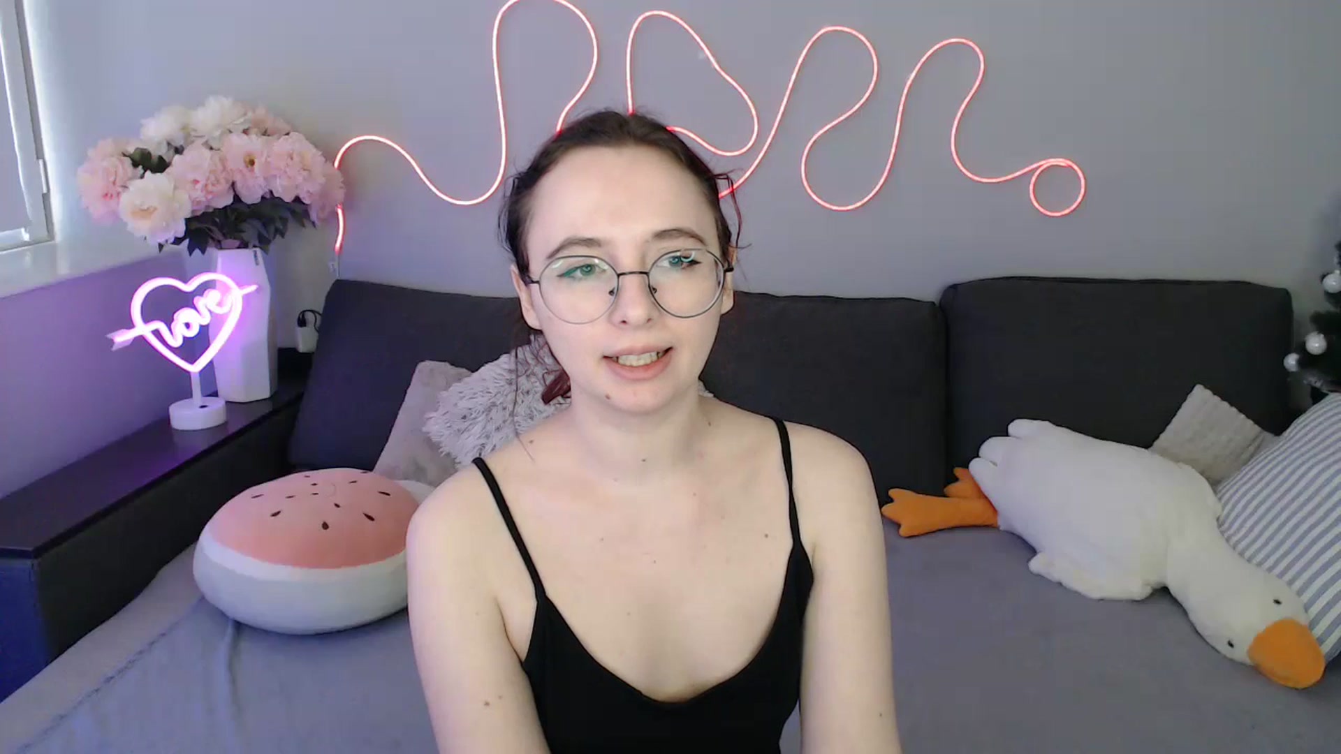 Gallery image thumbnail from Mini_Diva's myfreecams stream on, 03/08/2026, 14:58 image 17 of 20