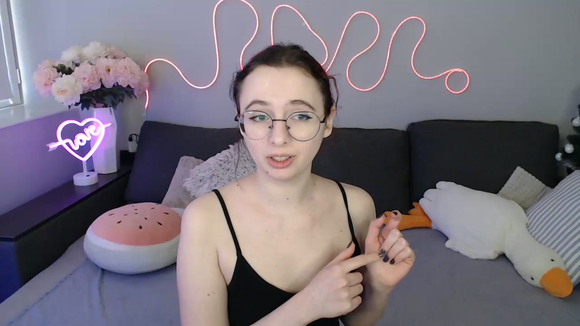 Gallery image thumbnail from Mini_Diva's myfreecams stream on, 03/08/2026, 14:58 image 16 of 20