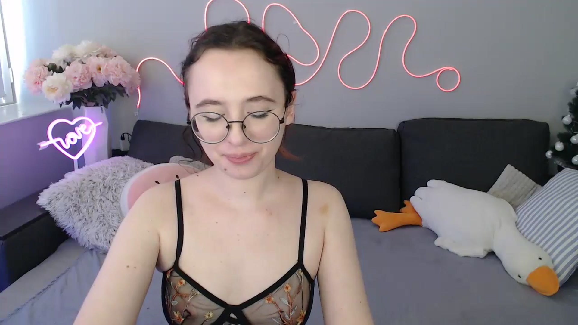 Gallery image thumbnail from Mini_Diva's myfreecams stream on, 03/10/2026, 14:54 image 19 of 20