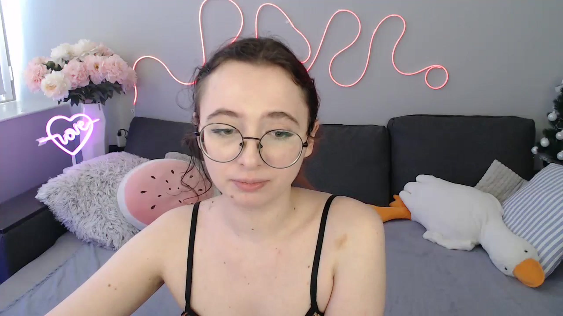 Gallery image thumbnail from Mini_Diva's myfreecams stream on, 03/10/2026, 14:54 image 8 of 20