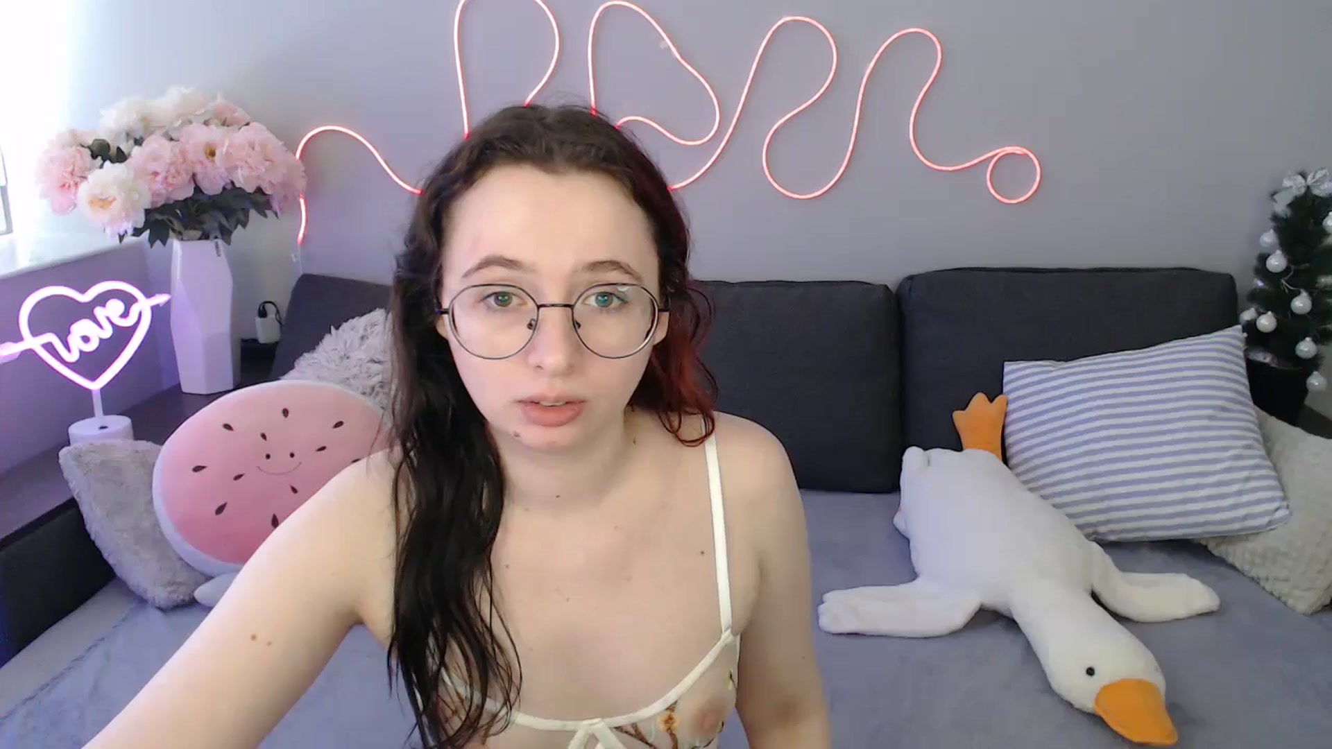 Gallery image thumbnail from Mini_Diva's myfreecams stream on, 03/15/2026, 11:38 image 11 of 20