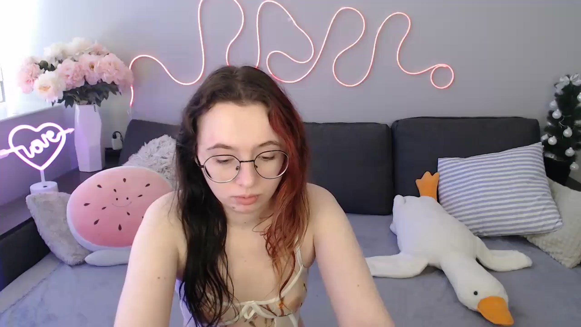 Gallery image thumbnail from Mini_Diva's myfreecams stream on, 03/15/2026, 11:38 image 2 of 20