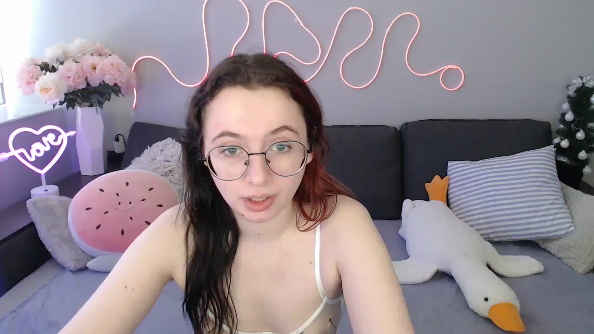 Gallery image thumbnail from Mini_Diva's myfreecams stream on, 03/15/2026, 11:38 image 18 of 20