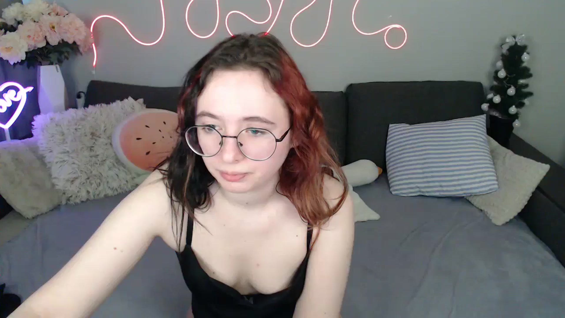Gallery image thumbnail from Mini_Diva's myfreecams stream on, 03/21/2026, 12:01 image 10 of 20