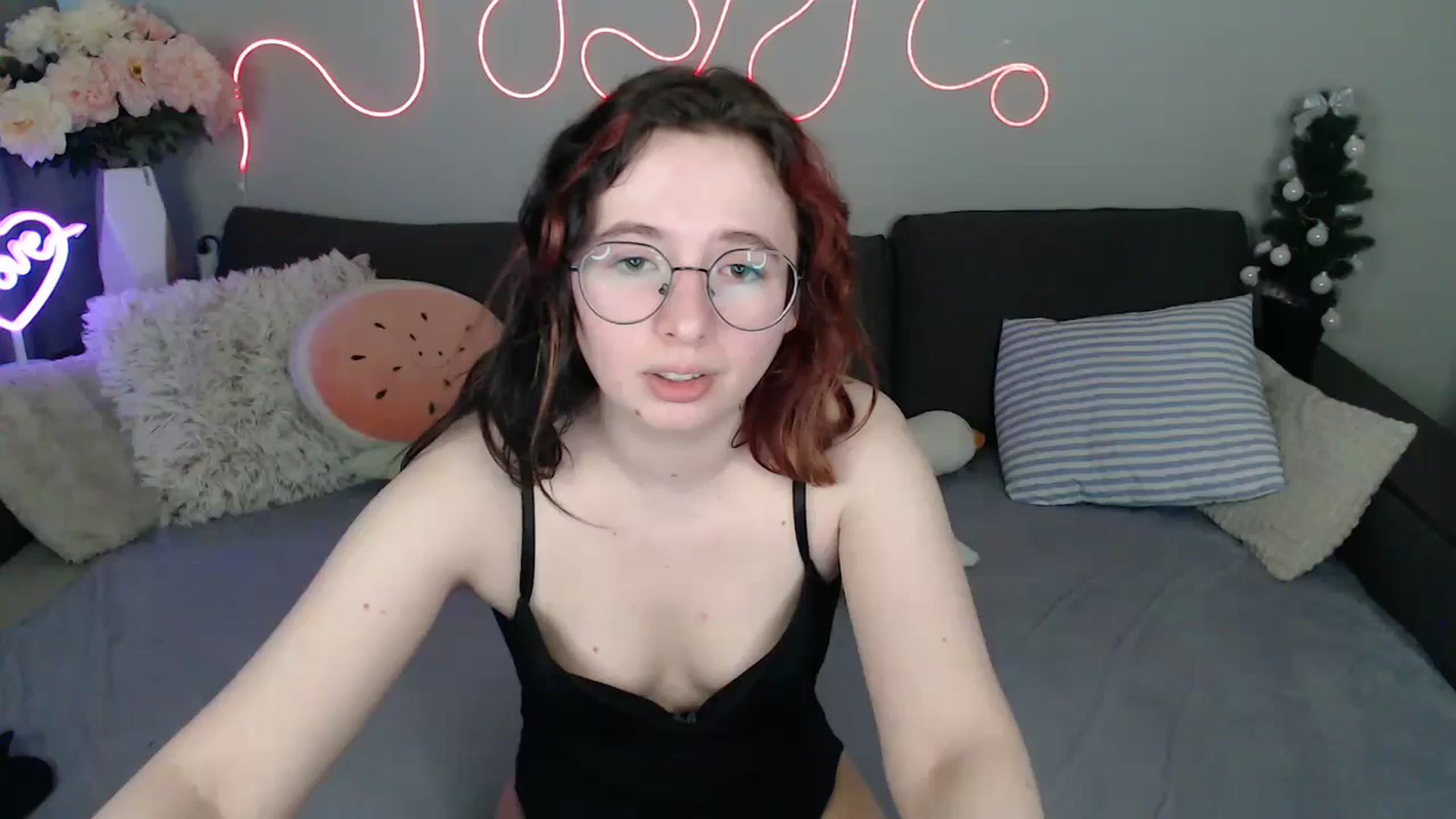 Gallery image thumbnail from Mini_Diva's myfreecams stream on, 03/21/2026, 12:01 image 15 of 20