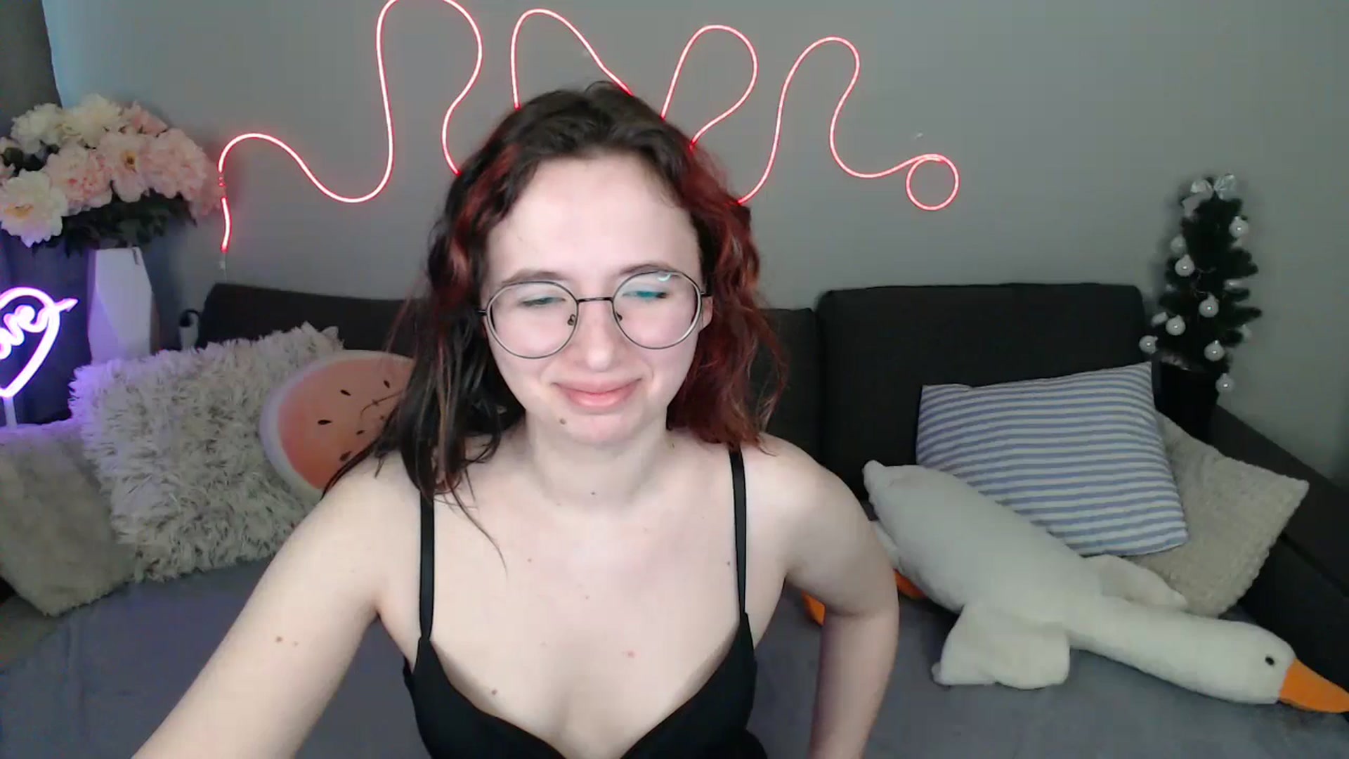 Gallery image thumbnail from Mini_Diva's myfreecams stream on, 03/21/2026, 12:01 image 2 of 20
