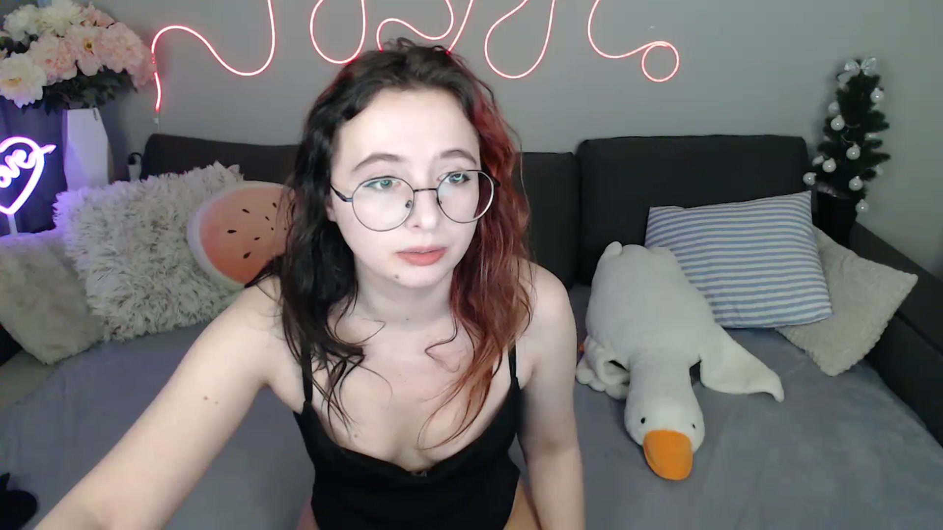 Gallery image thumbnail from Mini_Diva's myfreecams stream on, 03/21/2026, 14:13 image 14 of 20