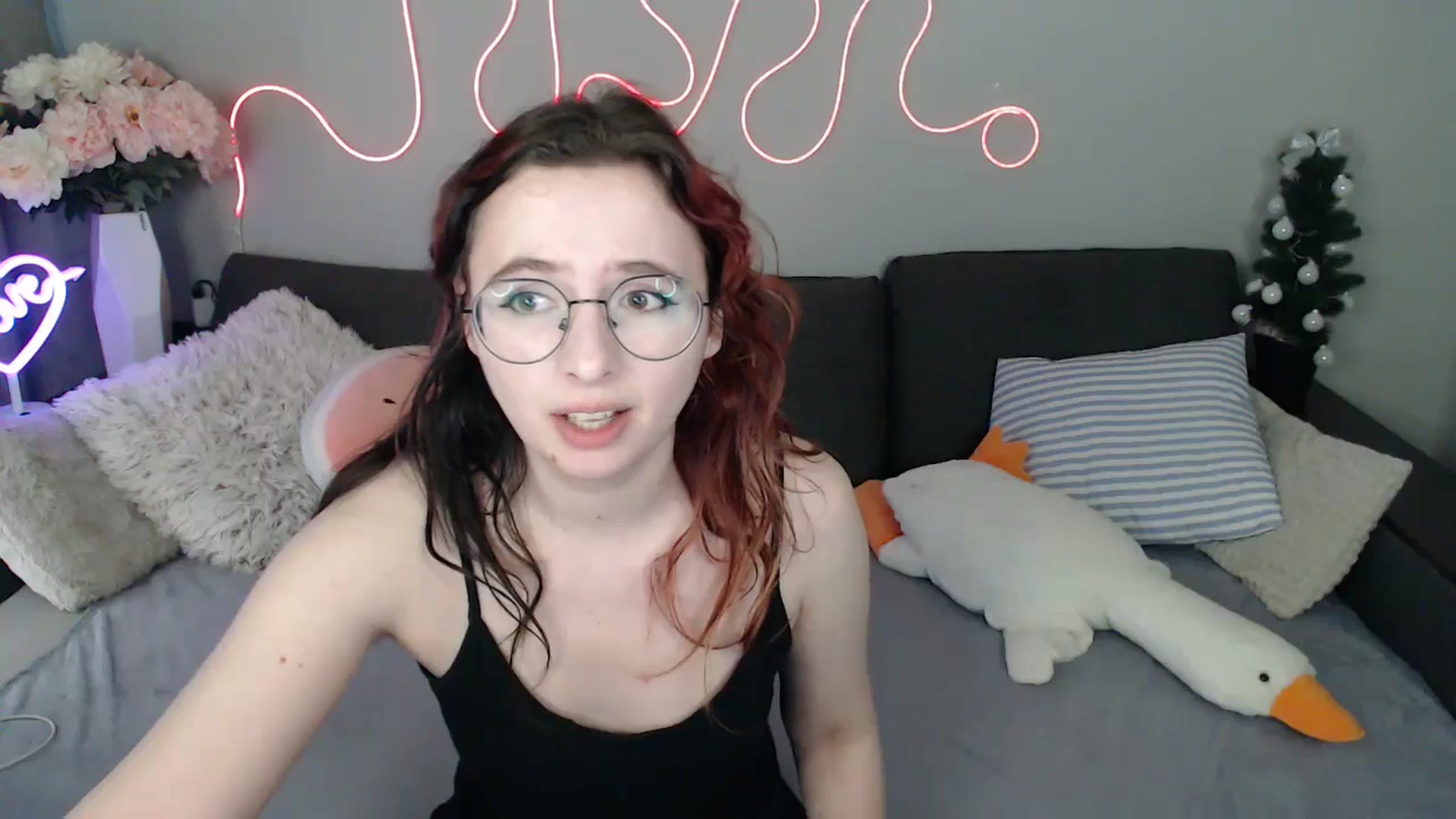 Gallery image thumbnail from Mini_Diva's myfreecams stream on, 03/22/2026, 12:38 image 17 of 20