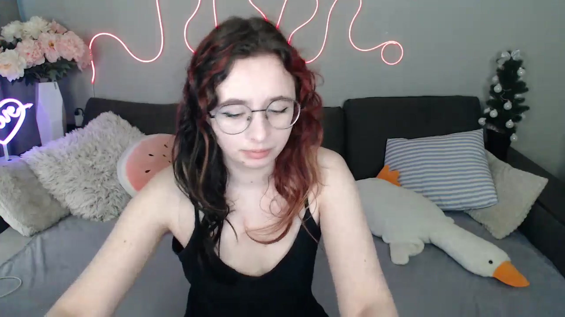 Gallery image thumbnail from Mini_Diva's myfreecams stream on, 03/22/2026, 12:38 image 16 of 20
