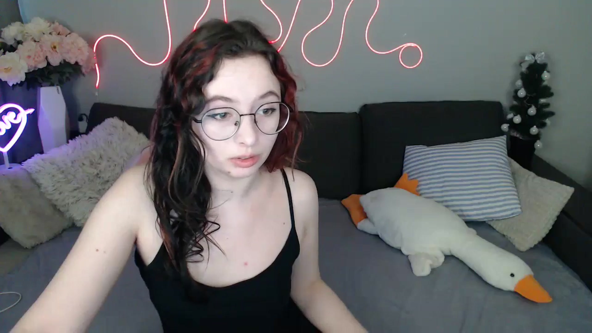 Gallery image thumbnail from Mini_Diva's myfreecams stream on, 03/22/2026, 12:38 image 13 of 20
