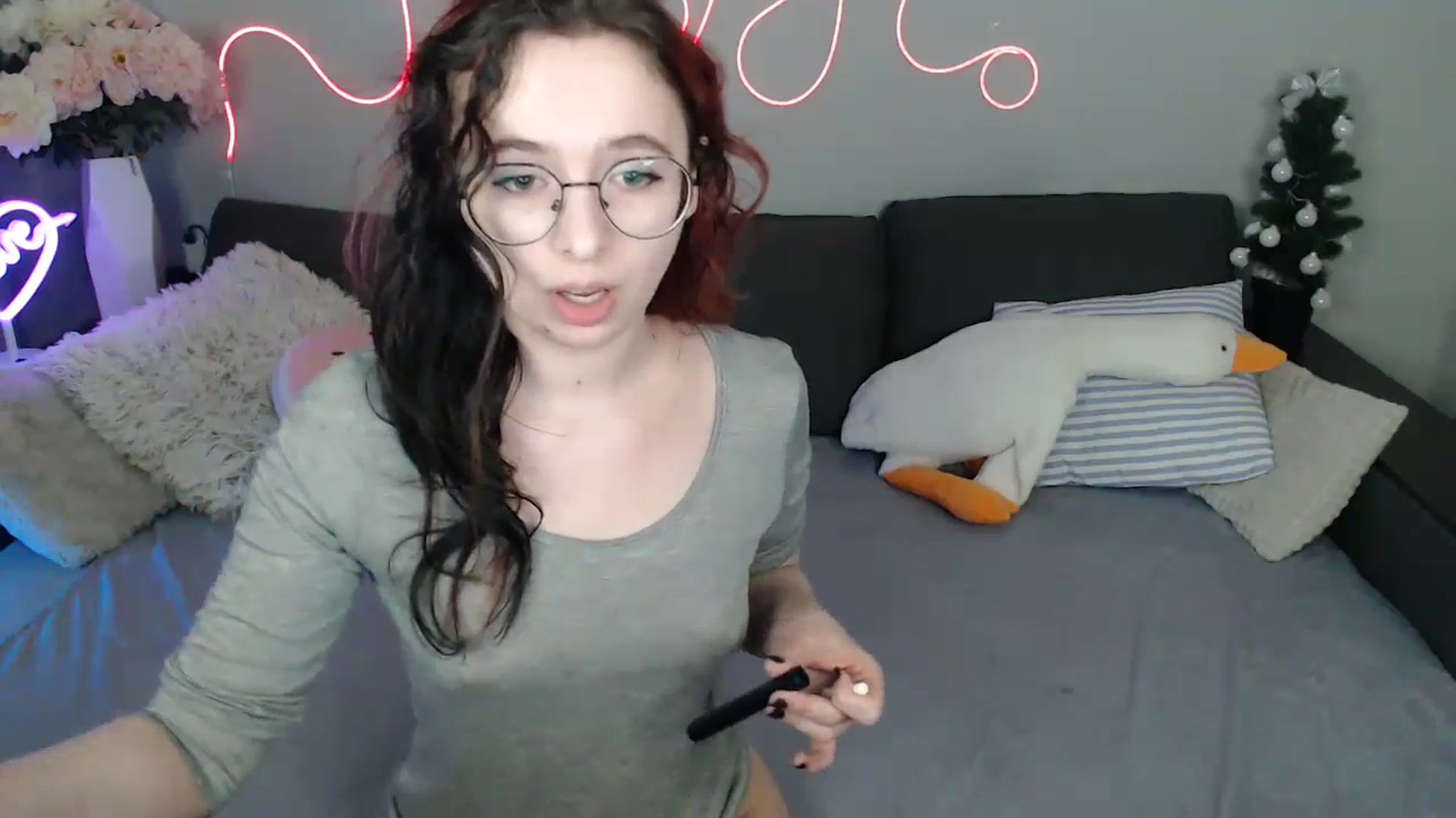 Gallery image thumbnail from Mini_Diva's myfreecams stream on, 03/23/2026, 12:43 image 16 of 20