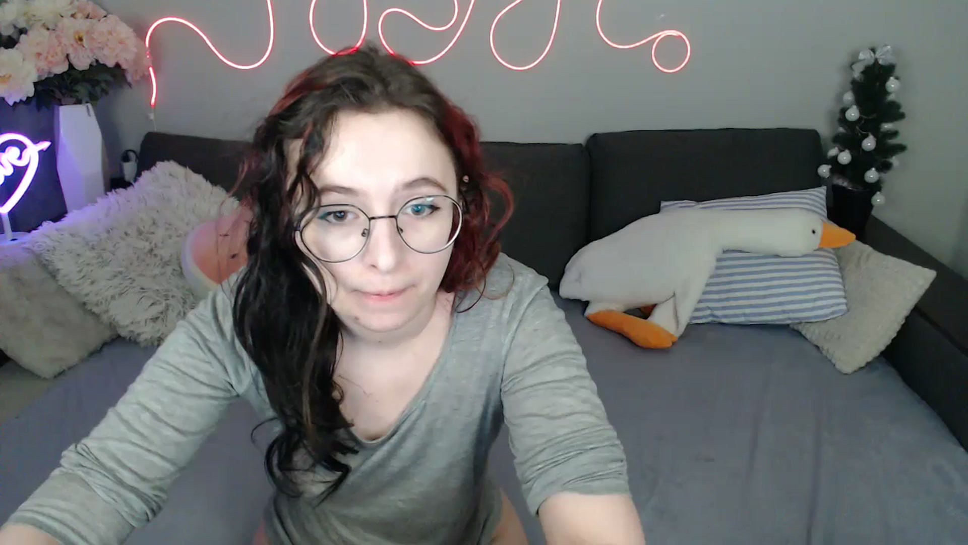 Gallery image thumbnail from Mini_Diva's myfreecams stream on, 03/23/2026, 12:43 image 17 of 20