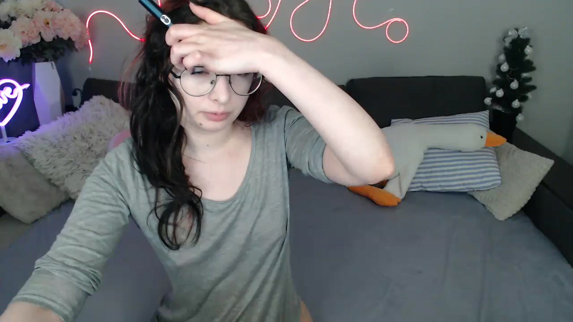 Gallery image thumbnail from Mini_Diva's myfreecams stream on, 03/23/2026, 12:43 image 18 of 20