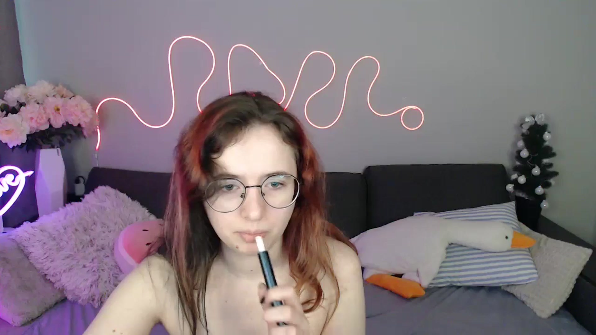 Gallery image thumbnail from Mini_Diva's myfreecams stream on, 03/24/2026, 10:13 image 16 of 20