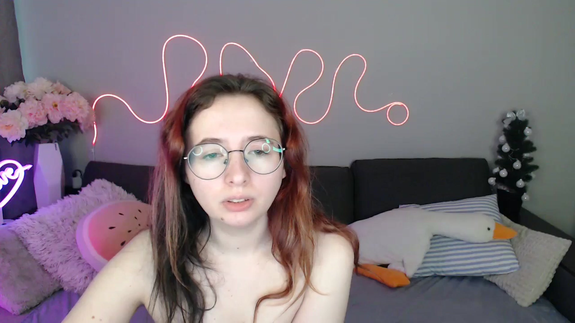 Gallery image thumbnail from Mini_Diva's myfreecams stream on, 03/24/2026, 10:13 image 19 of 20