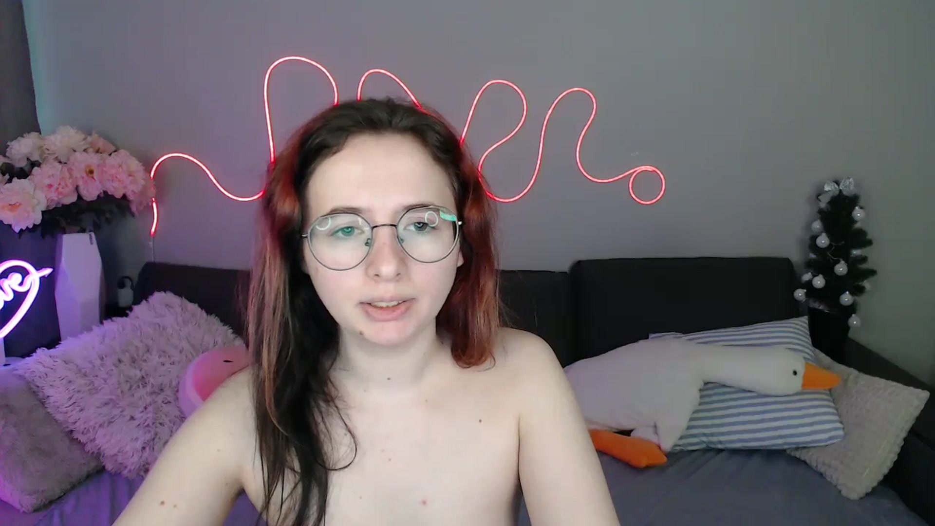 Gallery image thumbnail from Mini_Diva's myfreecams stream on, 03/24/2026, 10:13 image 18 of 20