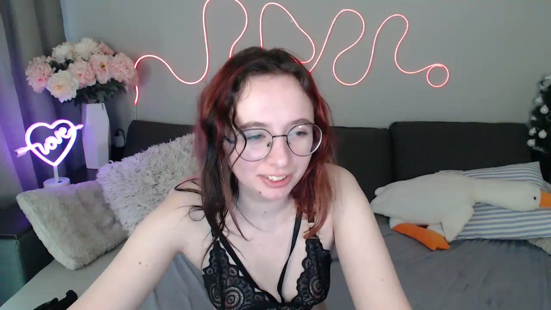 Gallery image thumbnail from Mini_Diva's myfreecams stream on, 03/27/2026, 11:55 image 13 of 20