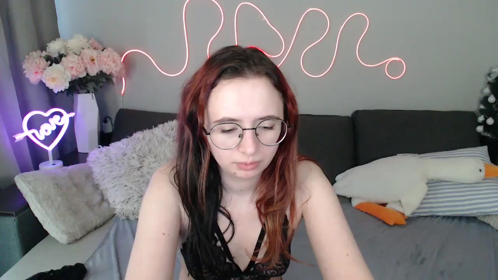 Gallery image thumbnail from Mini_Diva's myfreecams stream on, 03/27/2026, 14:27 image 5 of 20