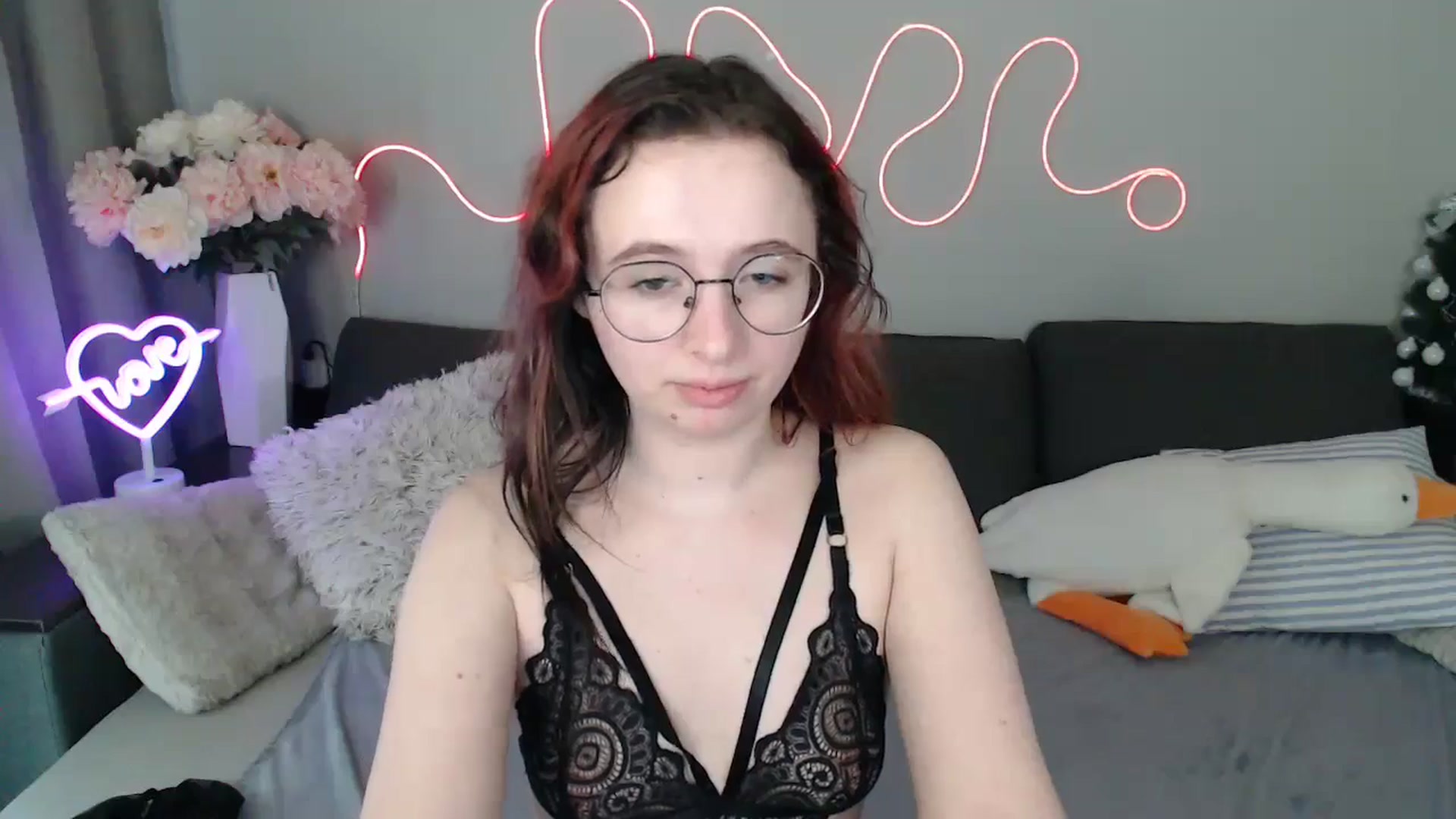 Gallery image thumbnail from Mini_Diva's myfreecams stream on, 03/27/2026, 14:27 image 14 of 20