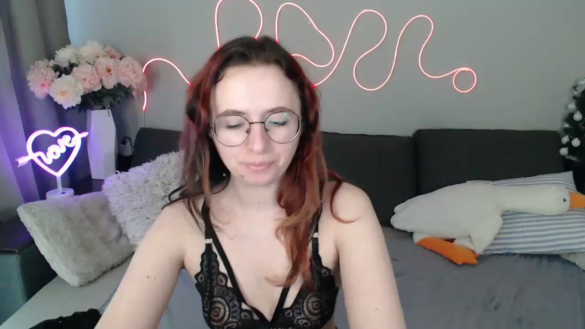 Gallery image thumbnail from Mini_Diva's myfreecams stream on, 03/27/2026, 14:27 image 3 of 20