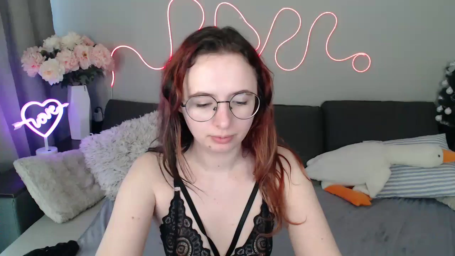 Gallery image thumbnail from Mini_Diva's myfreecams stream on, 03/27/2026, 14:27 image 1 of 20