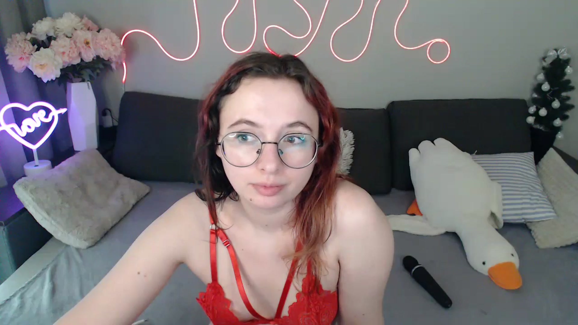 Gallery image thumbnail from Mini_Diva's myfreecams stream on, 03/29/2026, 13:01 image 17 of 20
