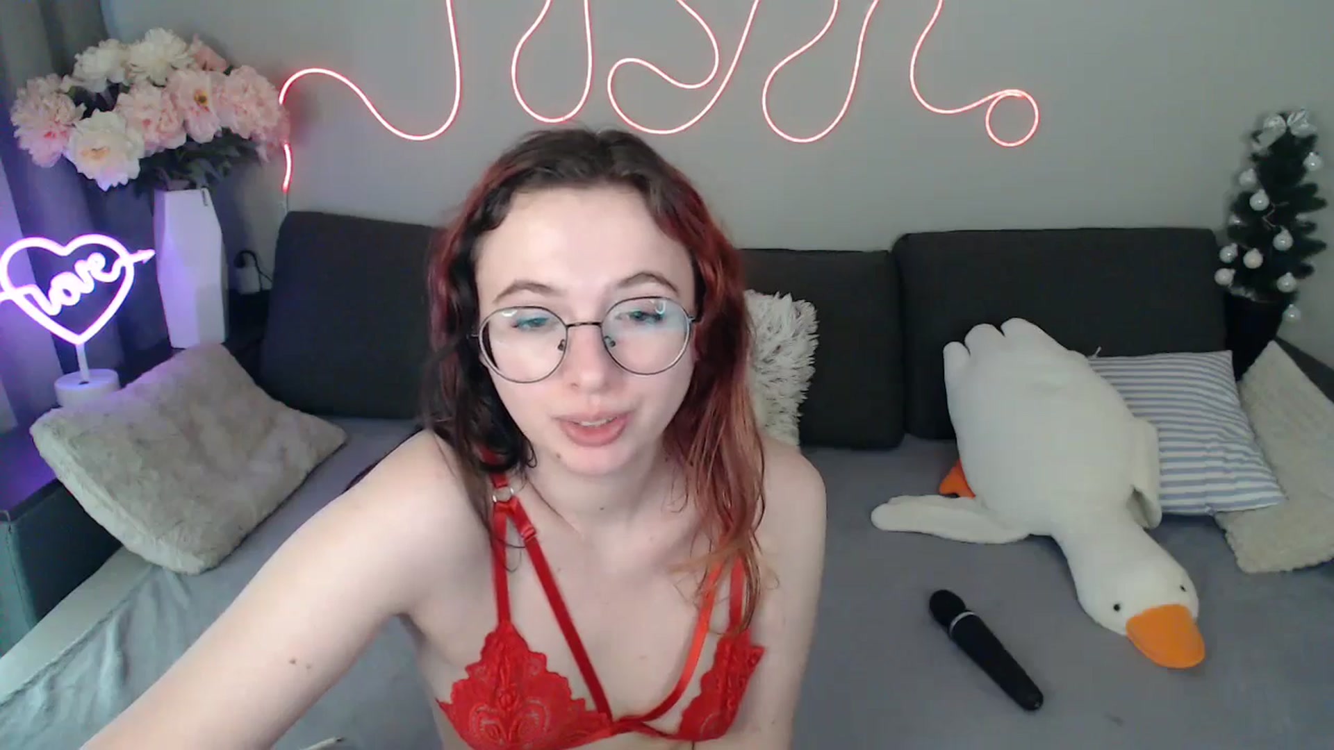 Gallery image thumbnail from Mini_Diva's myfreecams stream on, 03/29/2026, 13:01 image 18 of 20