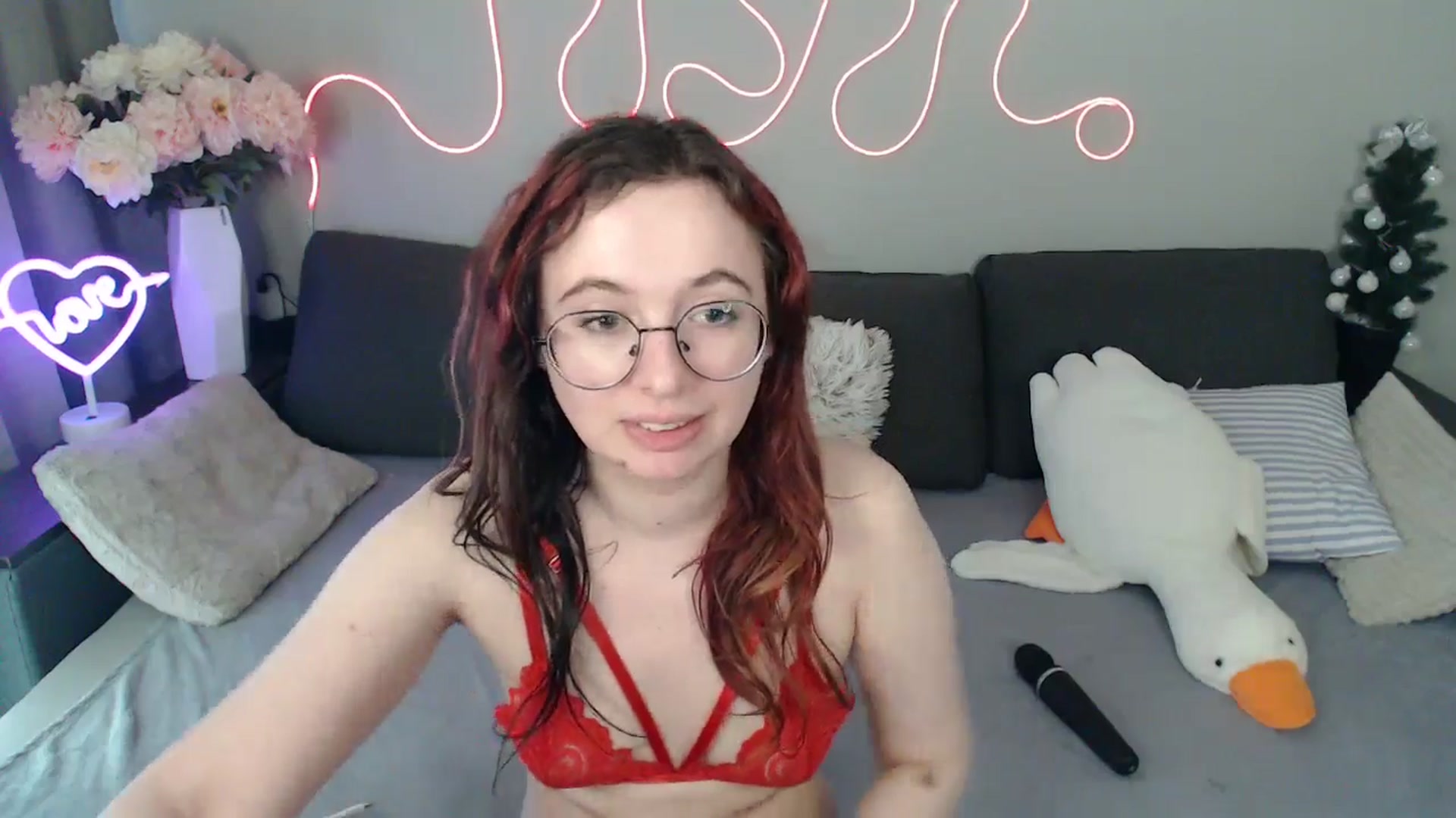 Gallery image thumbnail from Mini_Diva's myfreecams stream on, 03/29/2026, 13:01 image 2 of 20