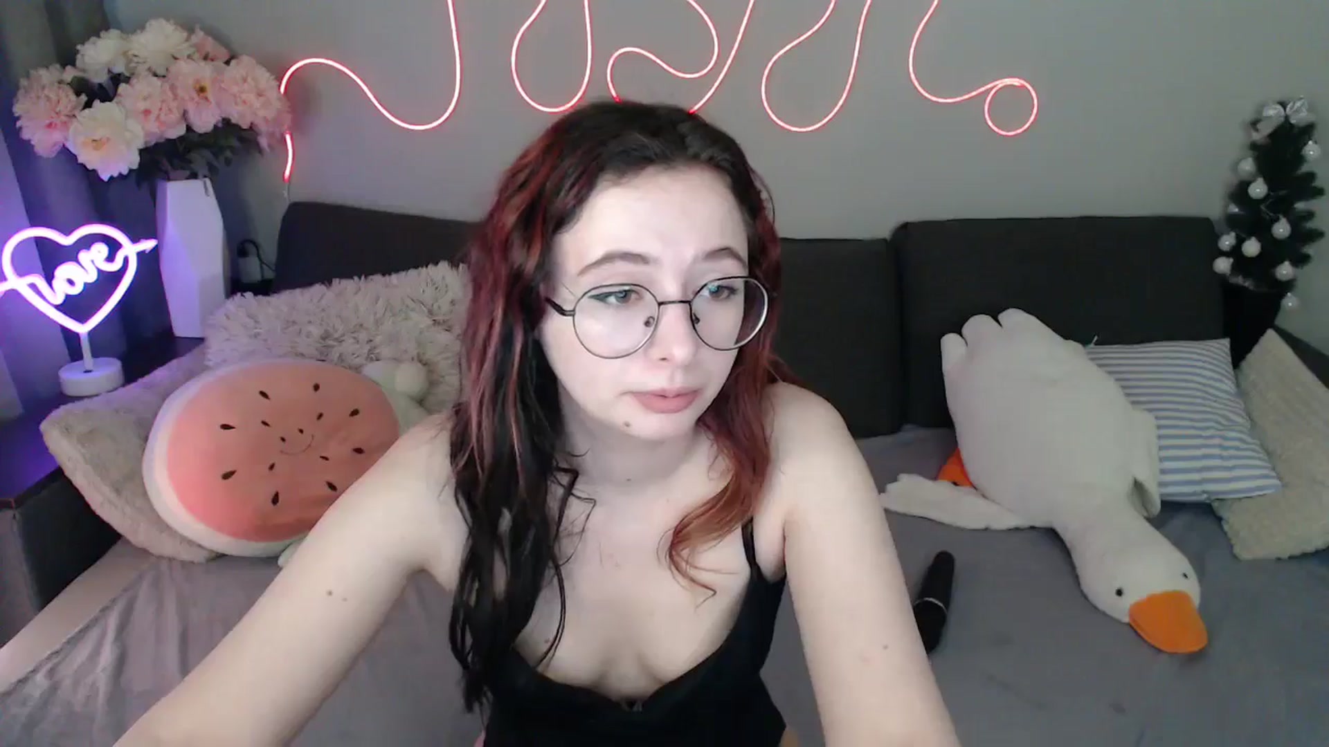 Gallery image thumbnail from Mini_Diva's myfreecams stream on, 03/30/2026, 12:02 image 16 of 20