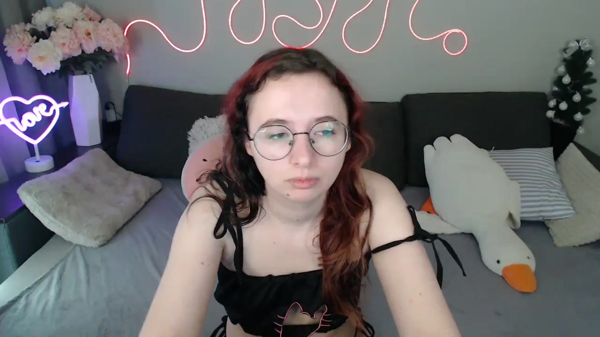 Gallery image thumbnail from Mini_Diva's myfreecams stream on, 03/31/2026, 10:35 image 2 of 20