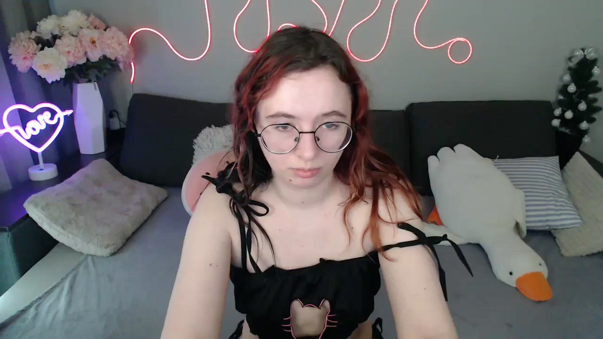 Gallery image thumbnail from Mini_Diva's myfreecams stream on, 03/31/2026, 11:07 image 3 of 20