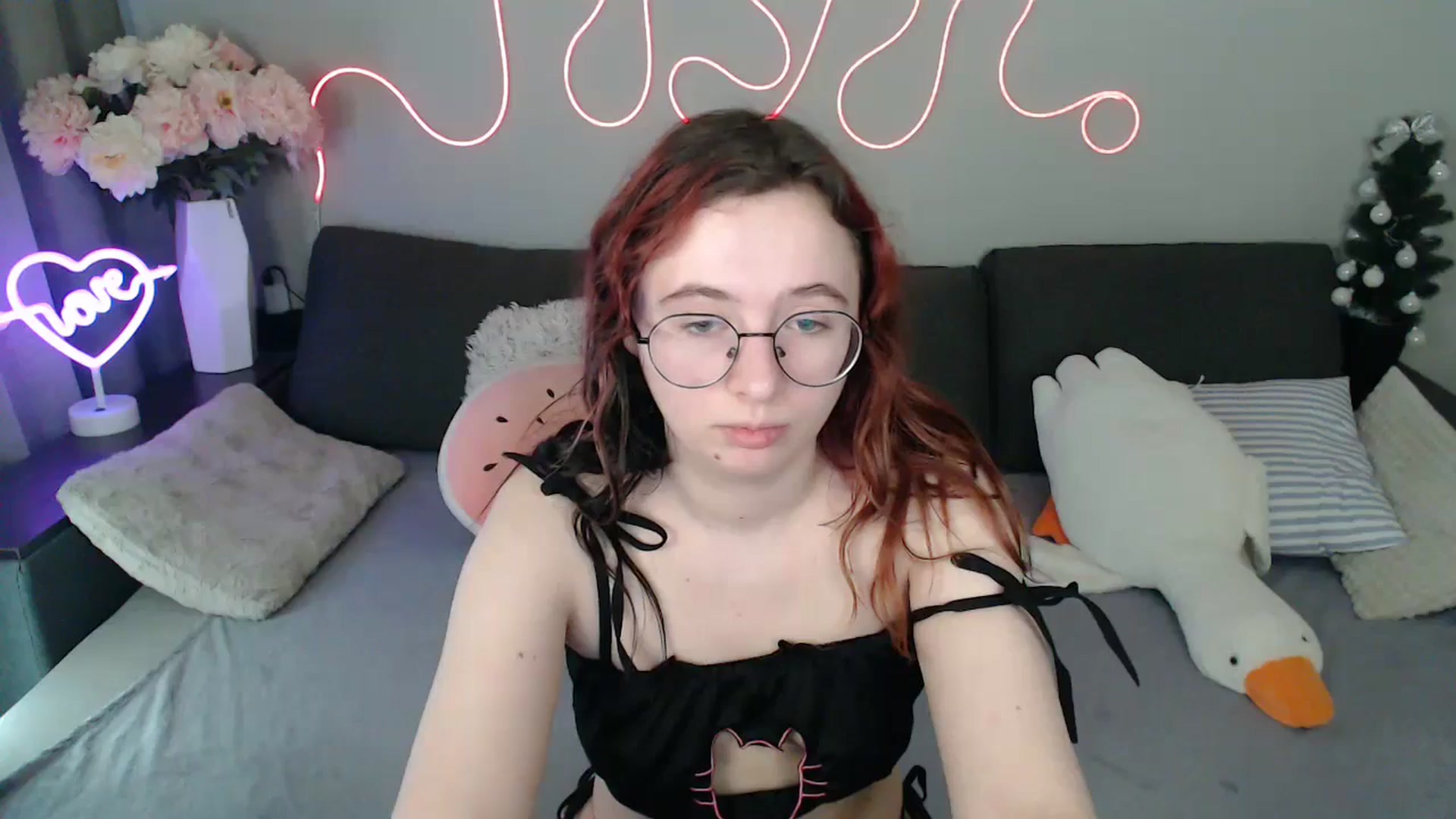 Gallery image thumbnail from Mini_Diva's myfreecams stream on, 03/31/2026, 11:07 image 4 of 20