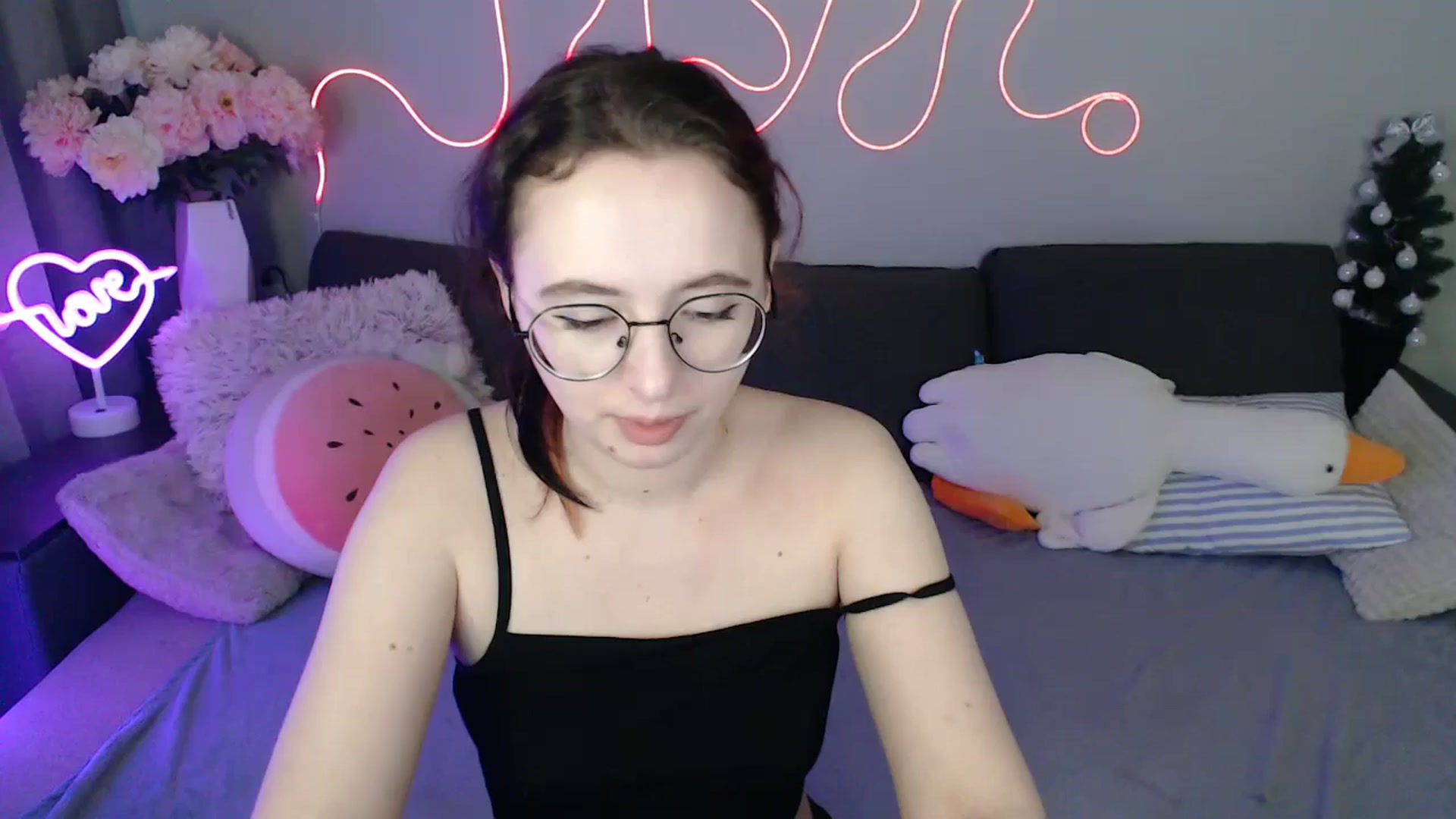 Gallery image thumbnail from Mini_Diva's myfreecams stream on, 04/01/2026, 14:03 image 1 of 20