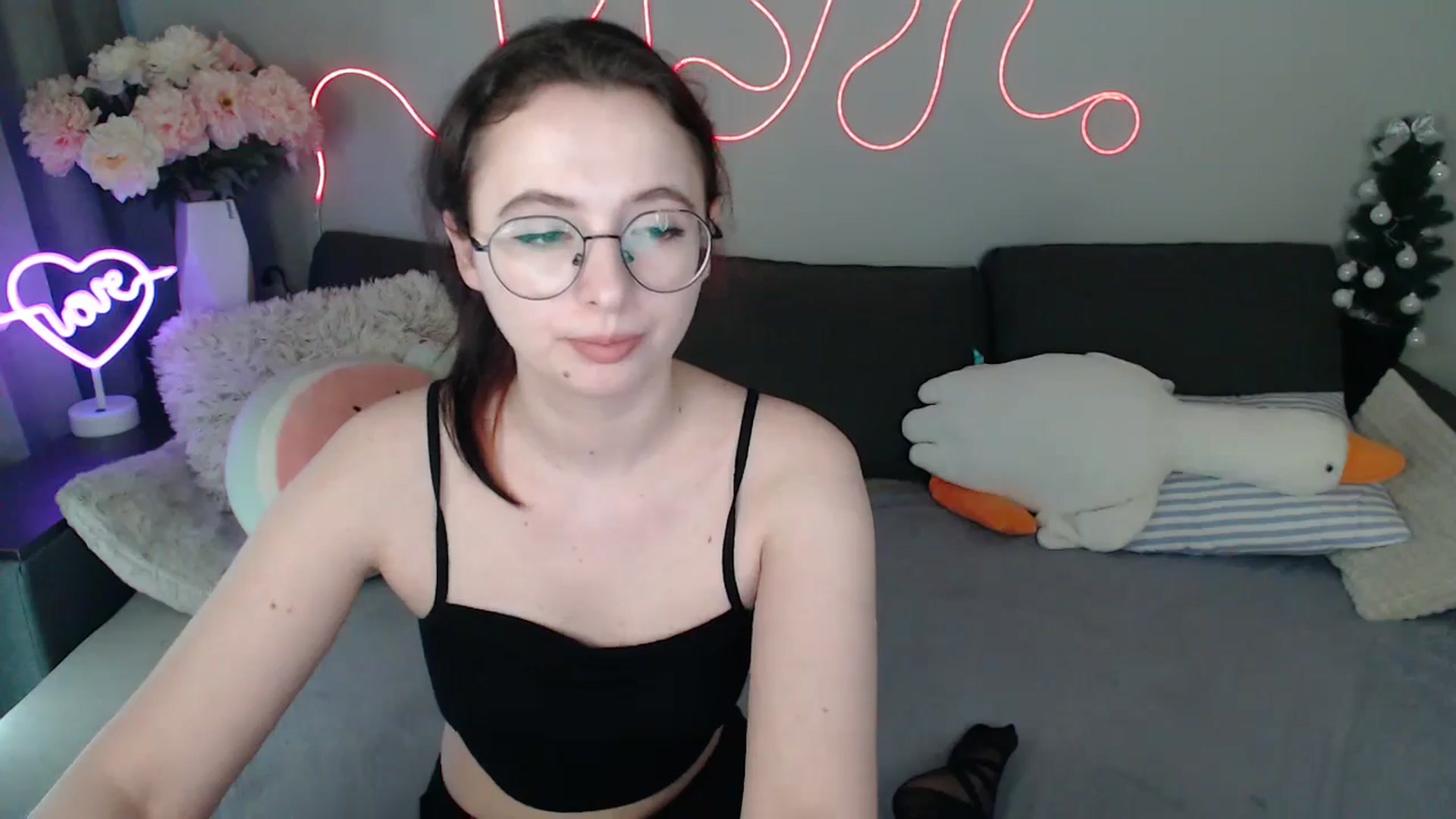 Gallery image thumbnail from Mini_Diva's myfreecams stream on, 04/01/2026, 14:03 image 18 of 20