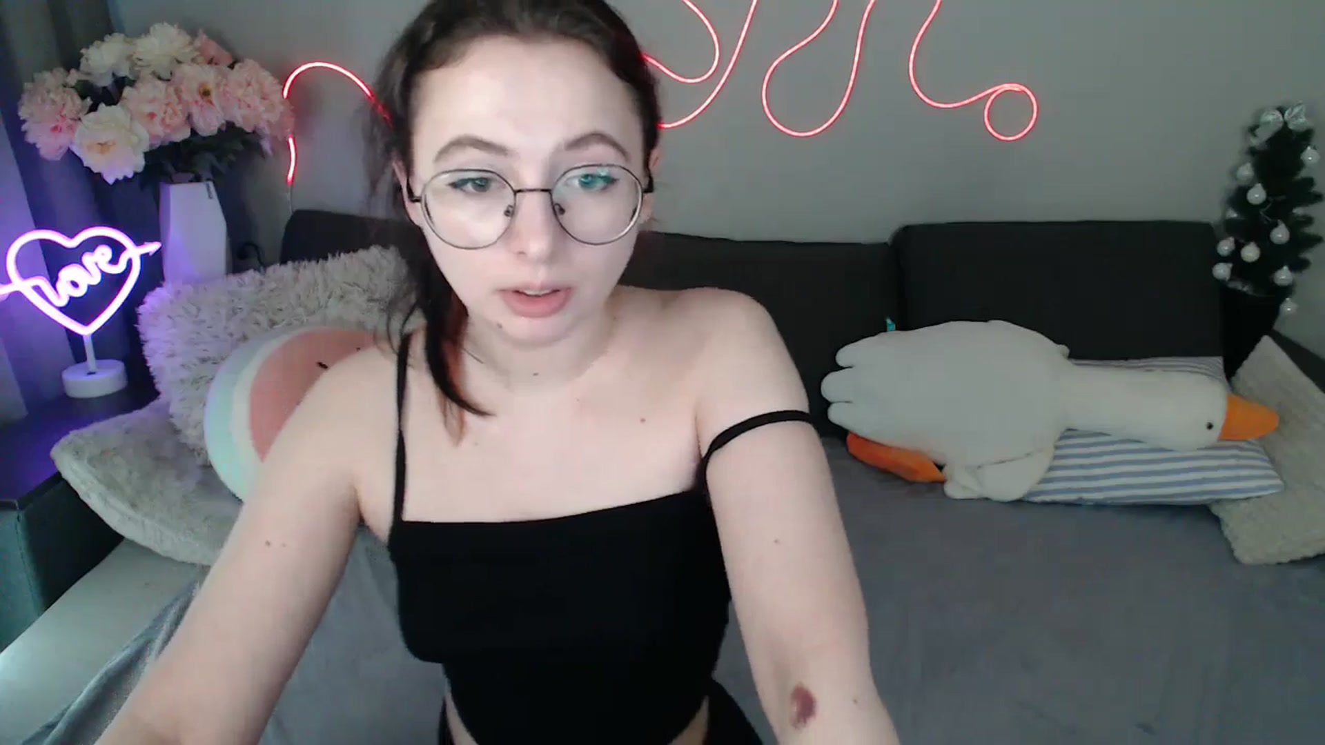 Gallery image thumbnail from Mini_Diva's myfreecams stream on, 04/01/2026, 14:03 image 9 of 20