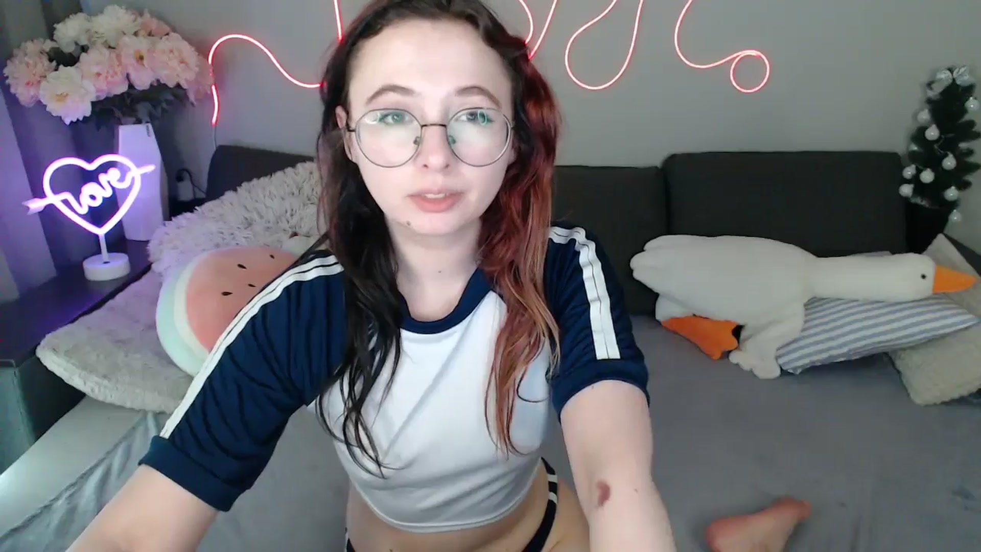 Gallery image thumbnail from Mini_Diva's myfreecams stream on, 04/04/2026, 13:40 image 11 of 20