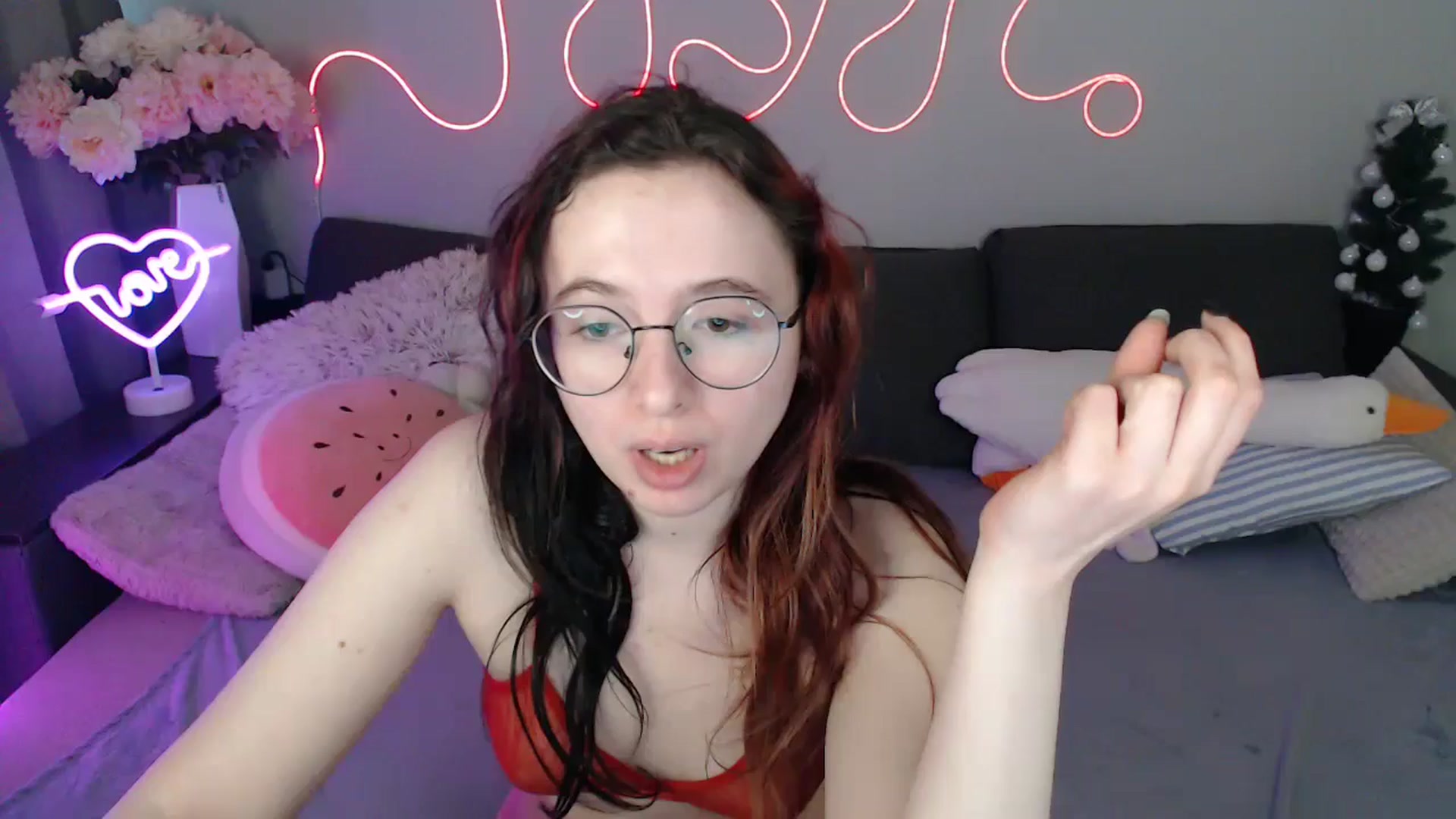Gallery image thumbnail from Mini_Diva's myfreecams stream on, 04/05/2026, 11:17 image 10 of 20