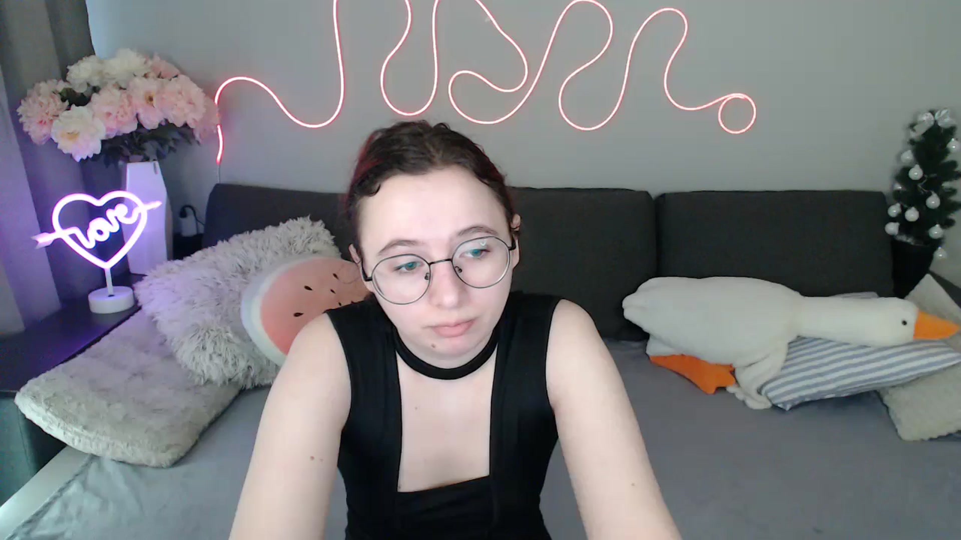 Gallery image thumbnail from Mini_Diva's myfreecams stream on, 04/07/2026, 11:52 image 1 of 20