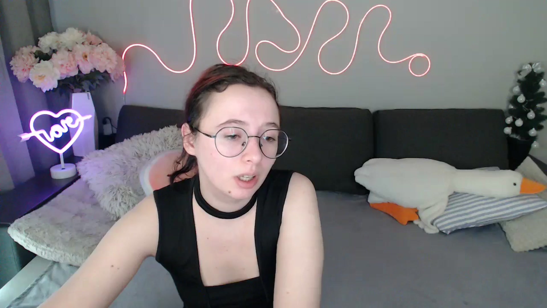 Gallery image thumbnail from Mini_Diva's myfreecams stream on, 04/07/2026, 11:52 image 11 of 20