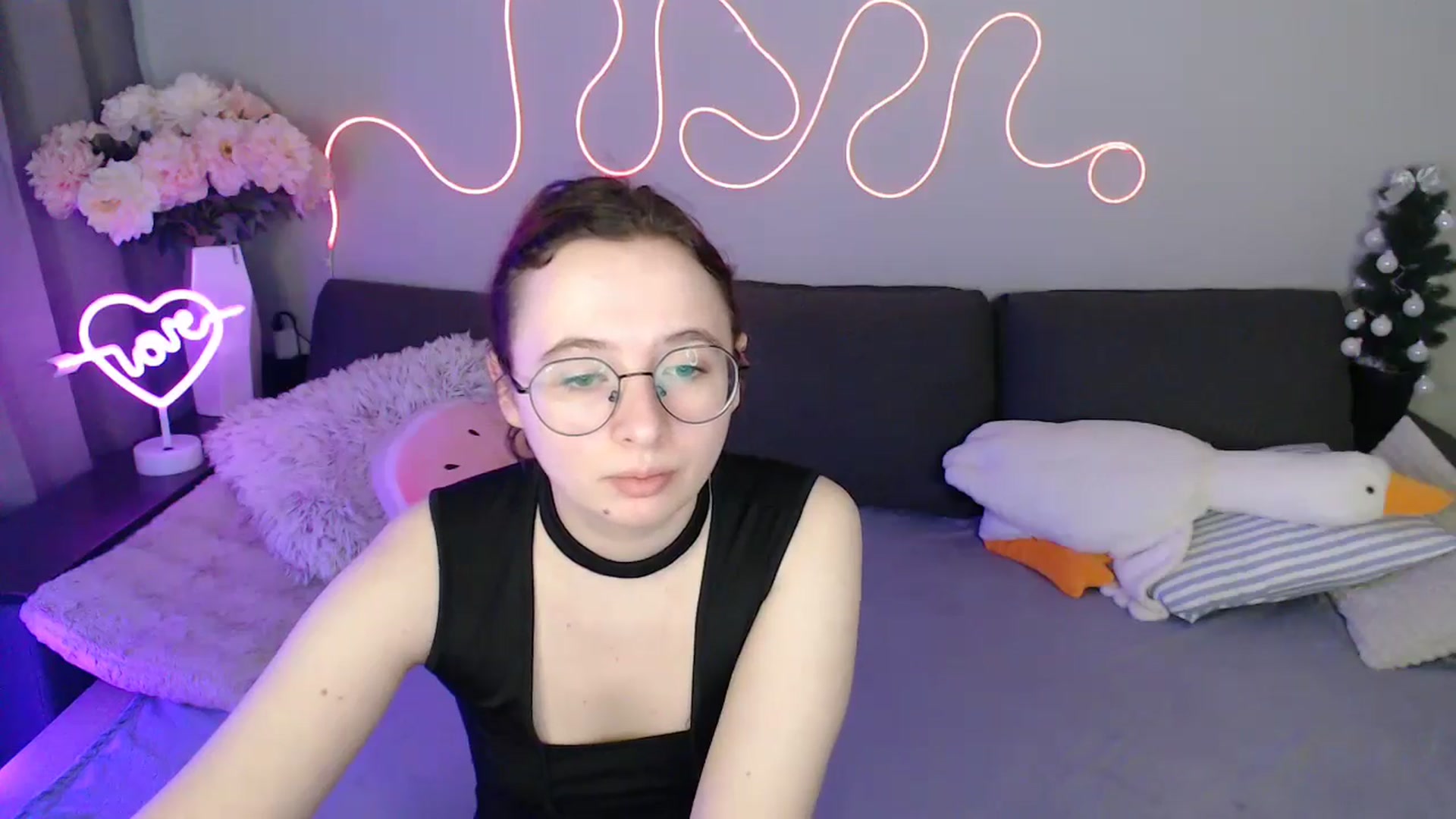Gallery image thumbnail from Mini_Diva's myfreecams stream on, 04/07/2026, 11:52 image 7 of 20