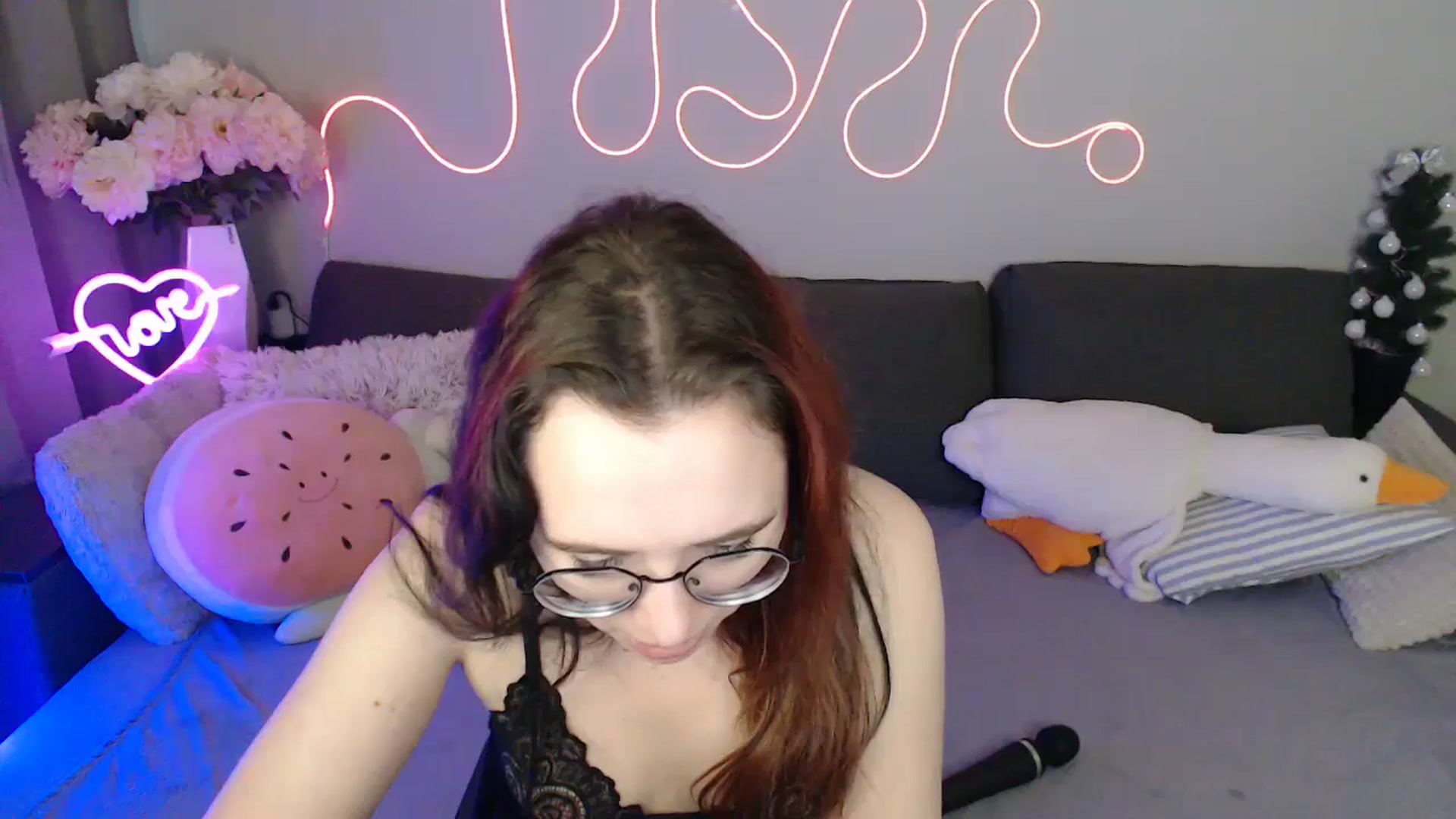 Gallery image thumbnail from Mini_Diva's myfreecams stream on, 04/08/2026, 10:46 image 12 of 20