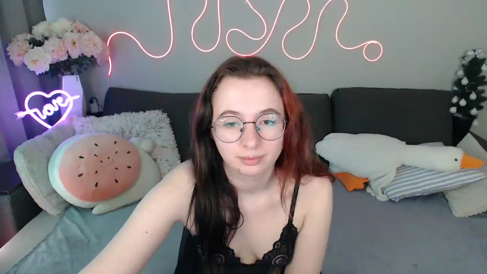 Gallery image thumbnail from Mini_Diva's myfreecams stream on, 04/08/2026, 10:46 image 1 of 20