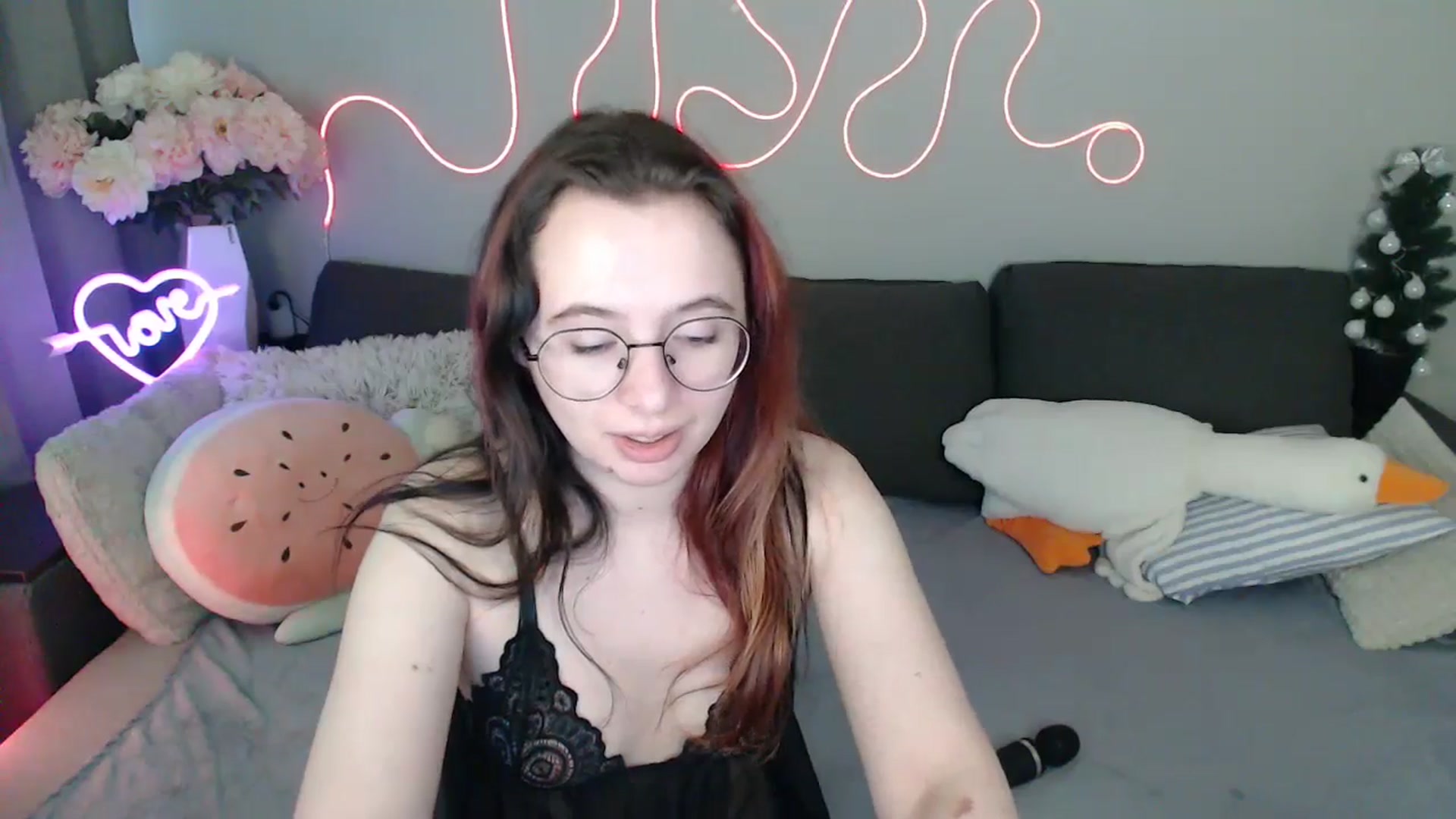 Gallery image thumbnail from Mini_Diva's myfreecams stream on, 04/08/2026, 10:46 image 16 of 20