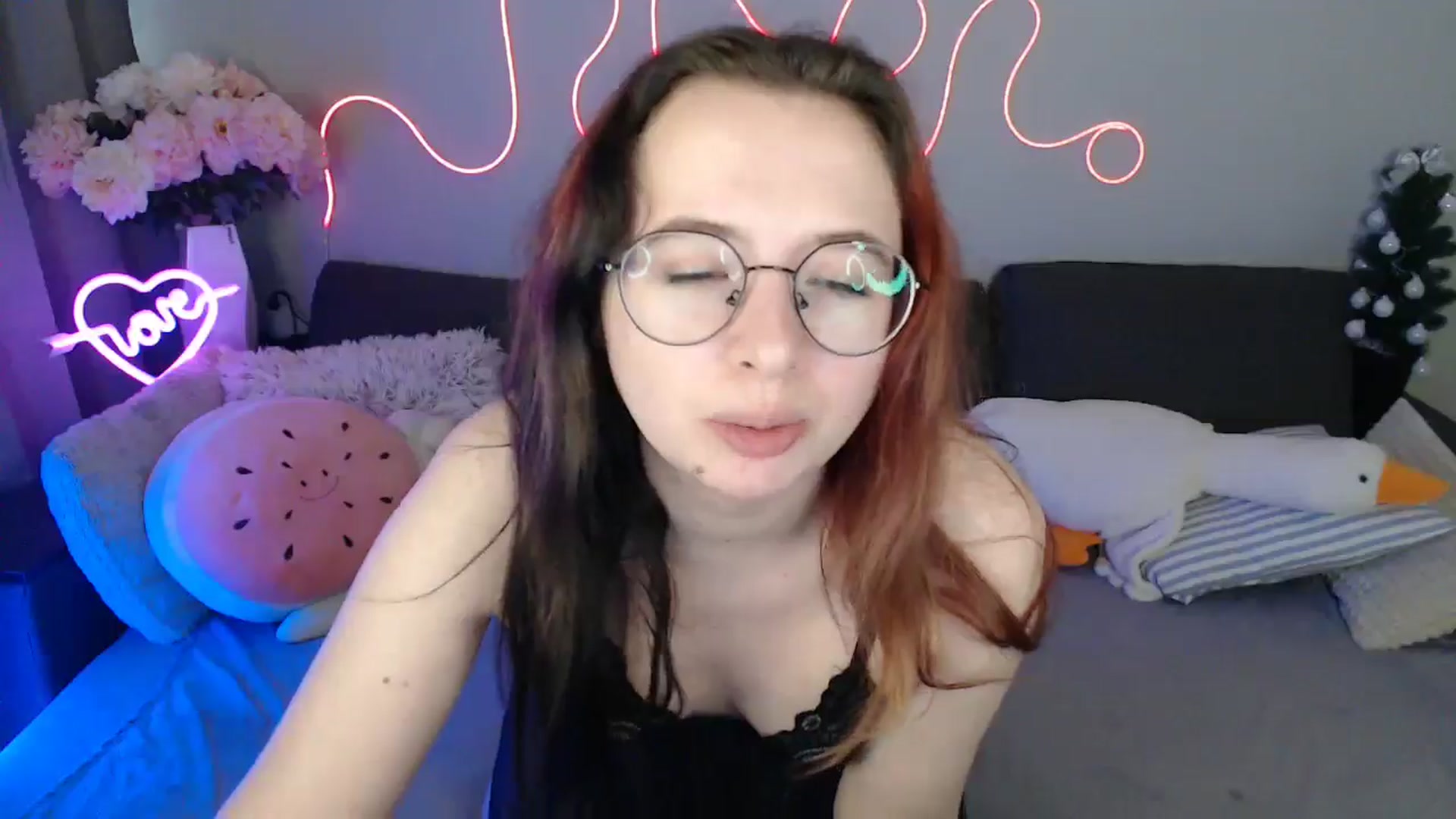 Gallery image thumbnail from Mini_Diva's myfreecams stream on, 04/08/2026, 10:46 image 2 of 20
