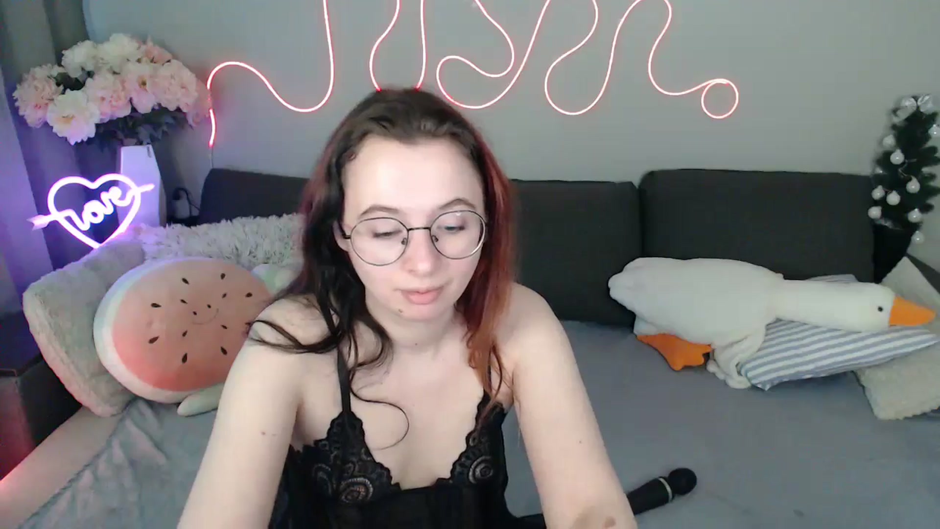 Gallery image thumbnail from Mini_Diva's myfreecams stream on, 04/08/2026, 10:46 image 10 of 20