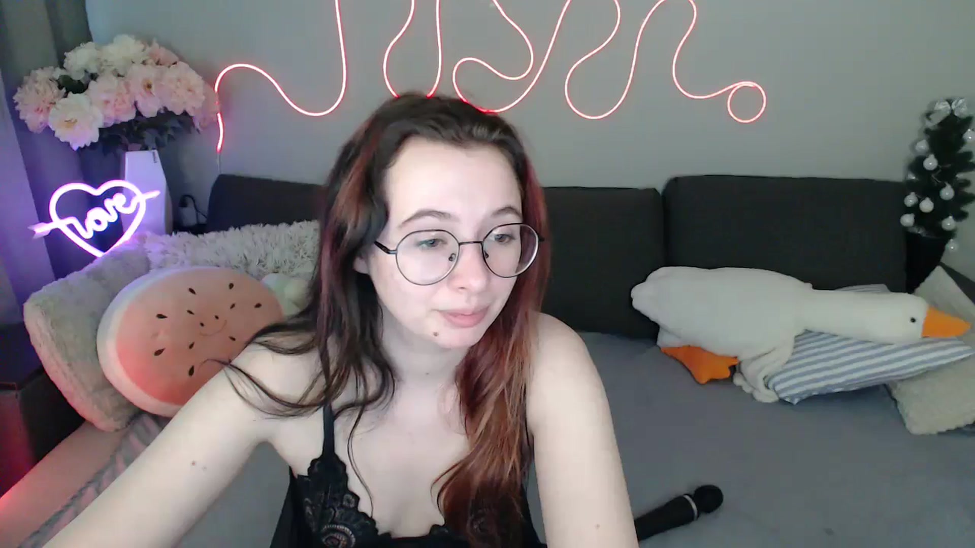 Gallery image thumbnail from Mini_Diva's myfreecams stream on, 04/08/2026, 10:46 image 14 of 20