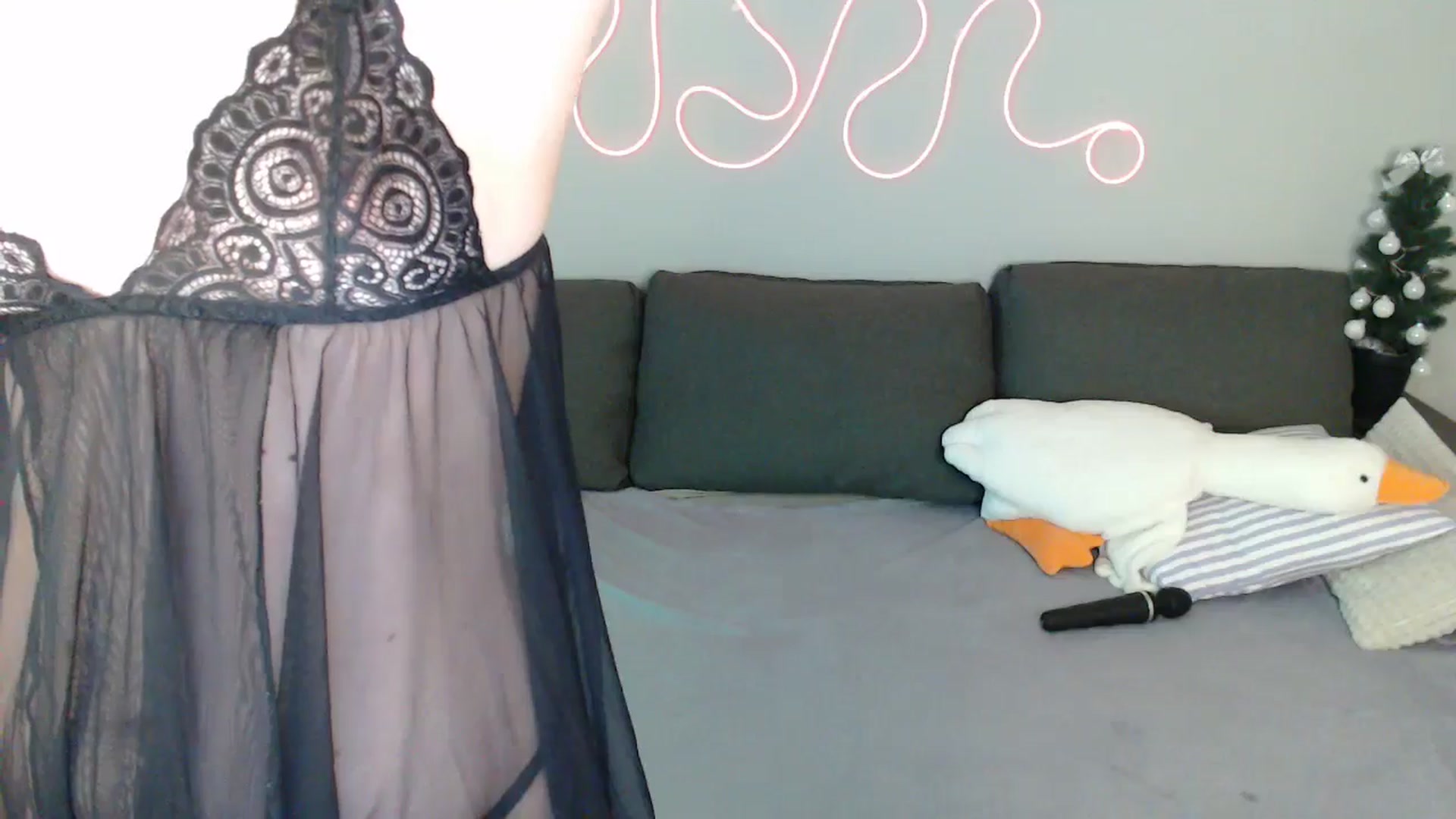 Gallery image thumbnail from Mini_Diva's myfreecams stream on, 04/08/2026, 11:57 image 17 of 20